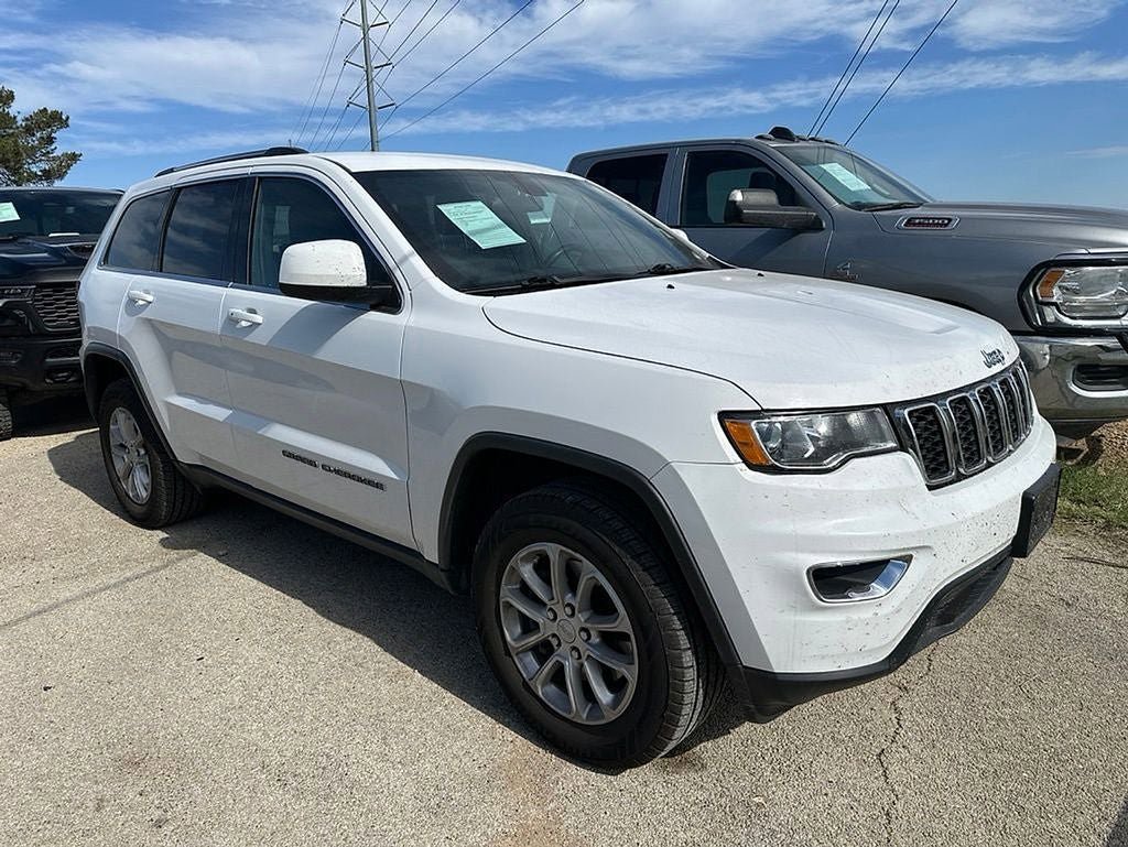 Used 2021 Jeep Grand Cherokee Laredo RWD image 2
