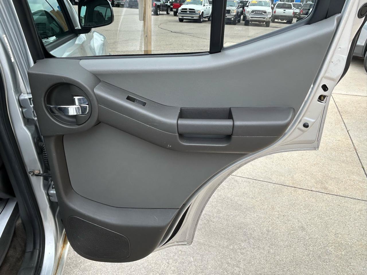 Used 2013 Nissan Xterra S AWD/4WD image 15