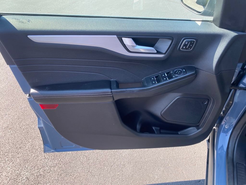 Used 2023 Ford Escape Platinum AWD/4WD image 18