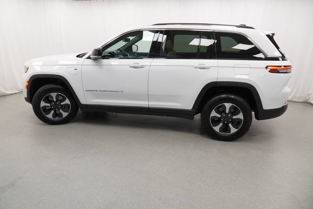 Used 2024 Jeep Grand Cherokee Limited 4xe AWD/4WD image 15