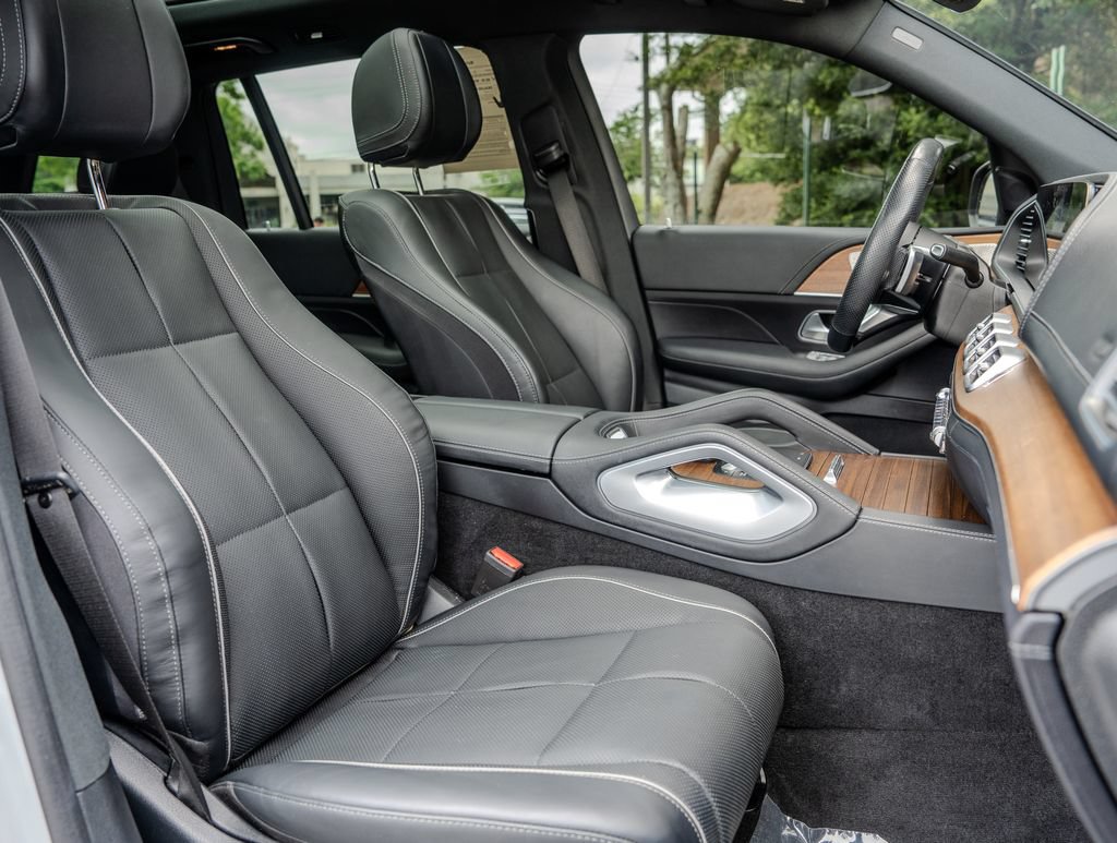 Used 2024 Mercedes-Benz GLS 580 4MATIC image 24