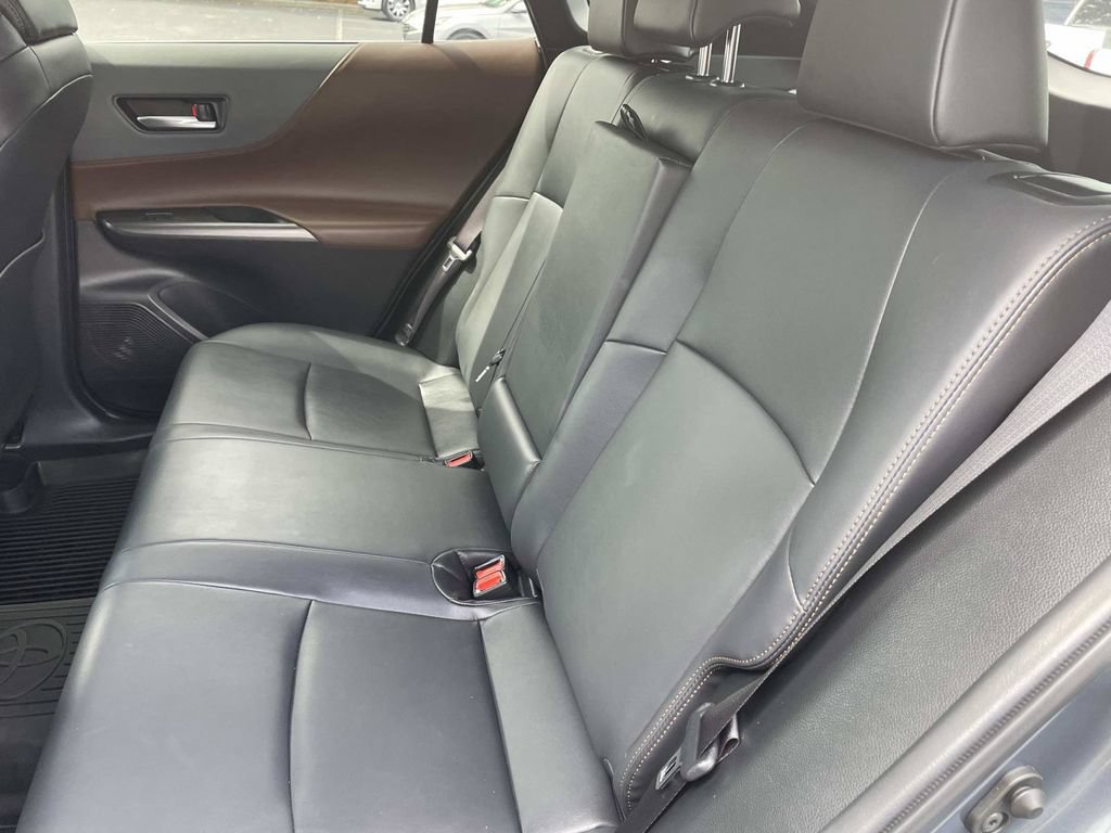 Used 2024 Toyota Venza XLE AWD/4WD image 17