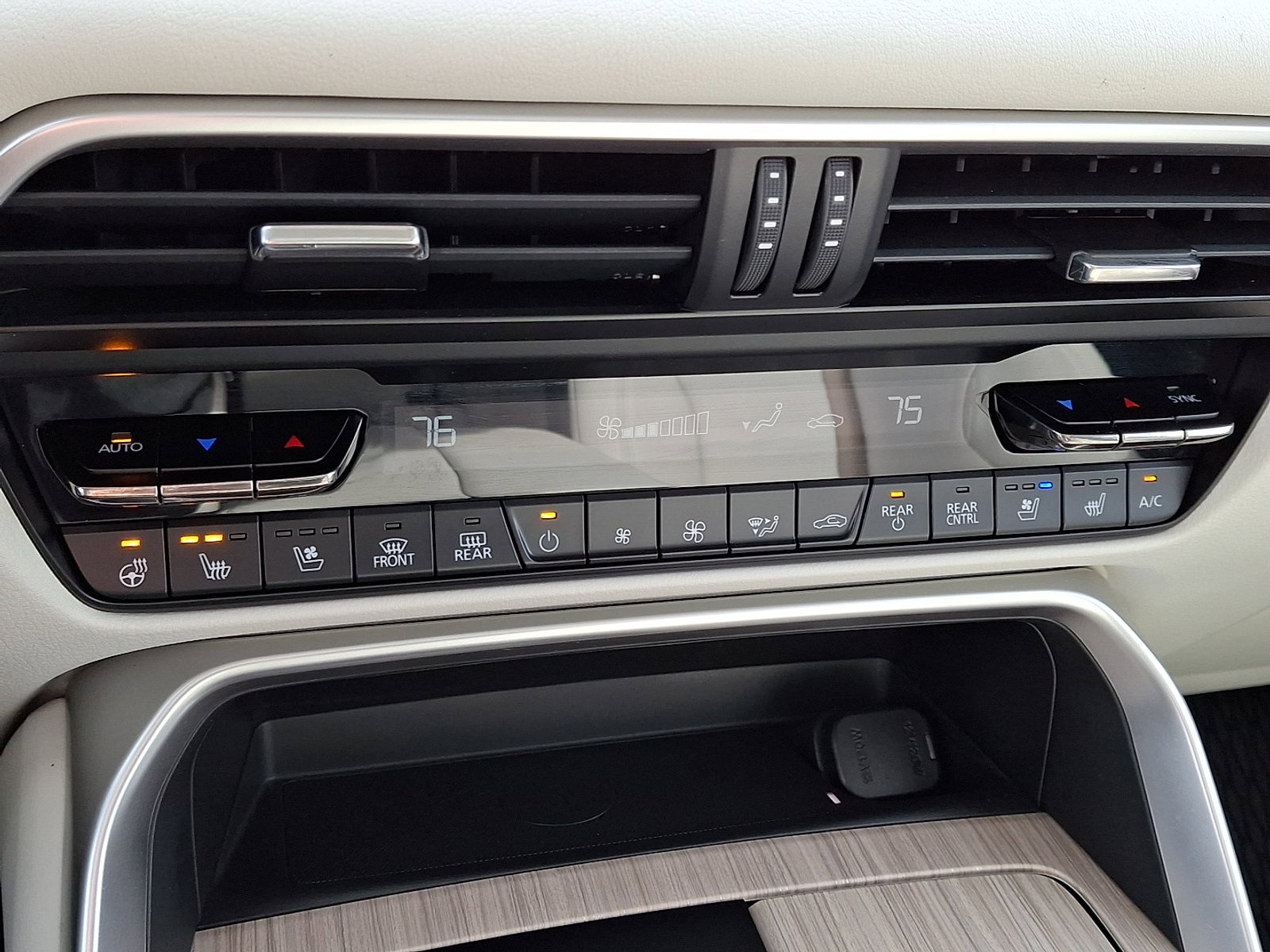 Certified 2025 MAZDA CX-90 3.3 Turbo S w/ Premium Package image 17