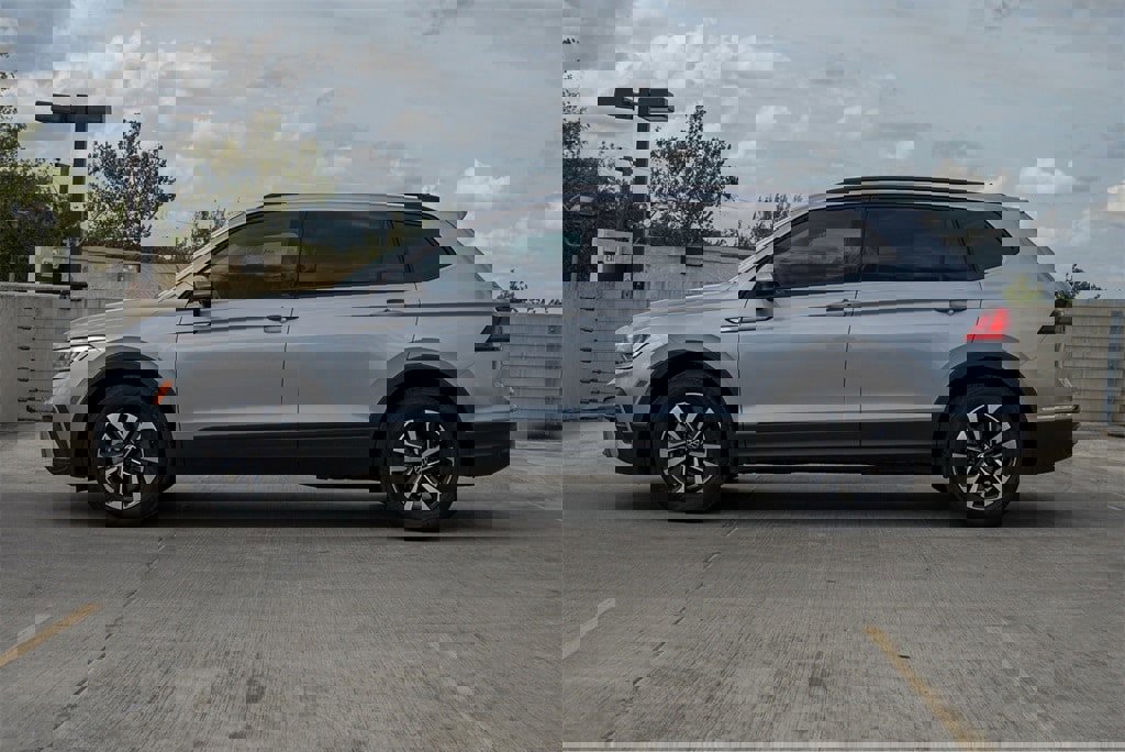 New 2024 Volkswagen Tiguan S image 5