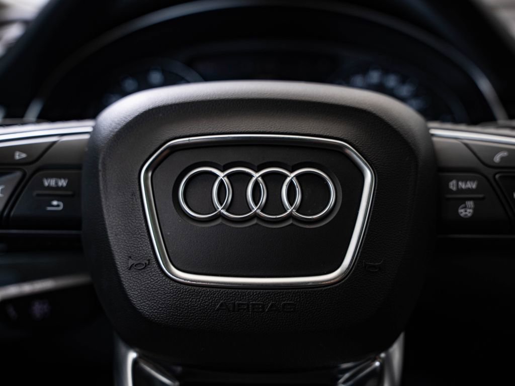 Used 2019 Audi Q7 3.0T Premium w/ Convenience Package AWD/4WD image 32