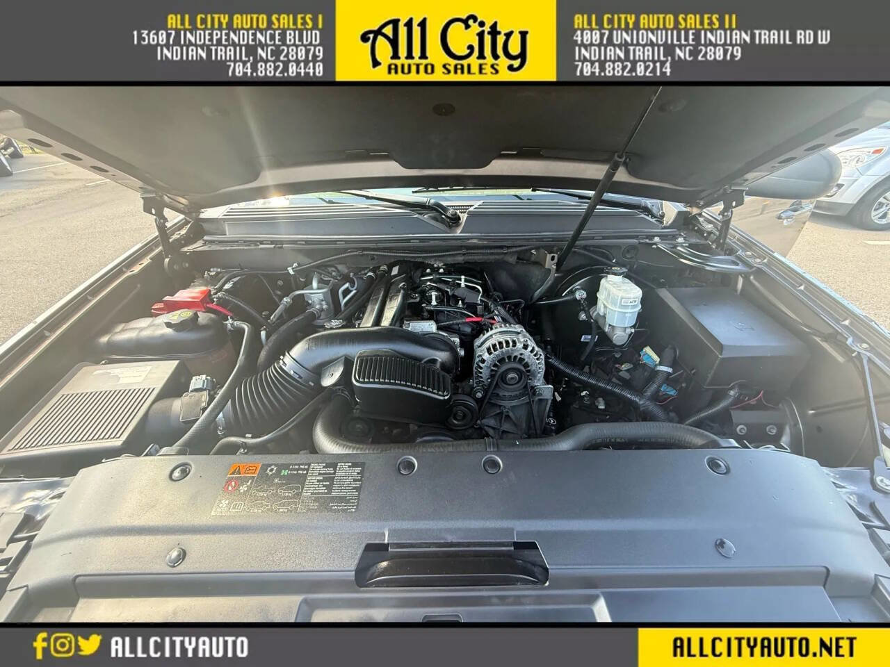 Used 2011 GMC Yukon XL SLT w/ SLT-2 Equipment Package RWD image 39