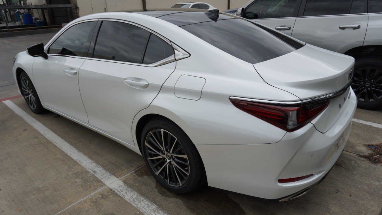 Certified 2024 Lexus ES 350 w/ Premium Package FWD image 7