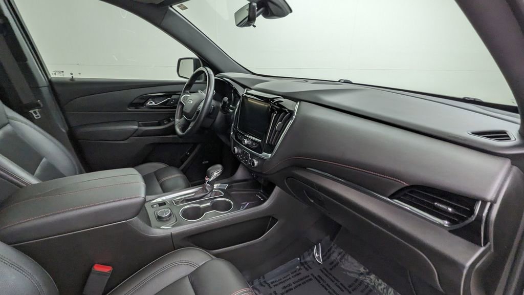 Used 2023 Chevrolet Traverse RS AWD/4WD image 42