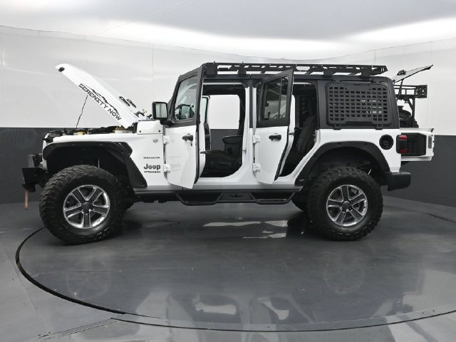 Used 2018 Jeep Wrangler Unlimited Sahara AWD/4WD image 40