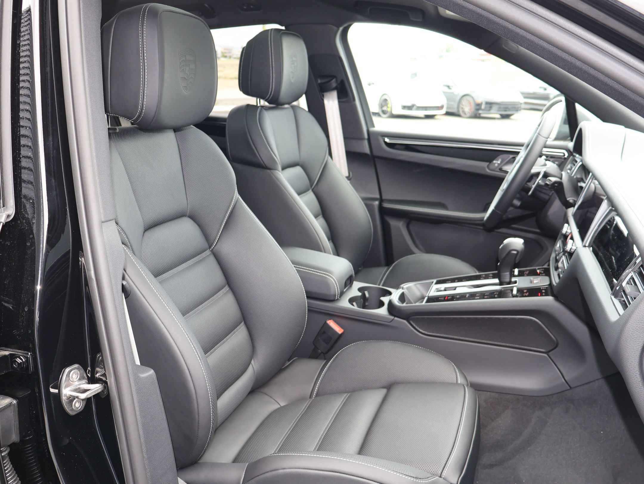New 2026 Porsche Macan Turbo AWD/4WD image 26