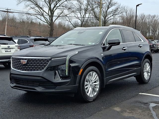 Used 2024 Cadillac XT4 Luxury w/ Cold Weather Package image 3
