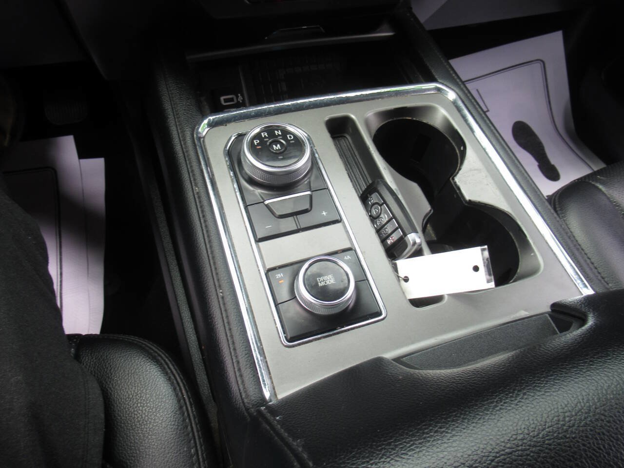 Used 2019 Ford Expedition XLT w/ Equipment Group 202A AWD/4WD image 22