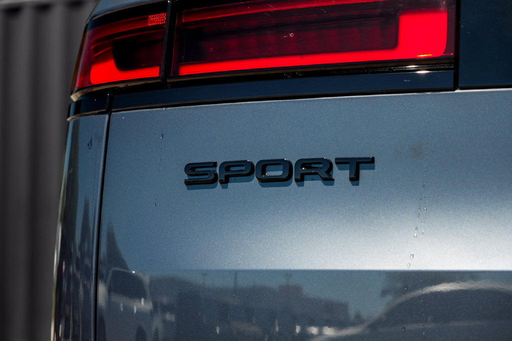 New 2026 Land Rover Range Rover Sport Dynamic SE AWD/4WD image 8