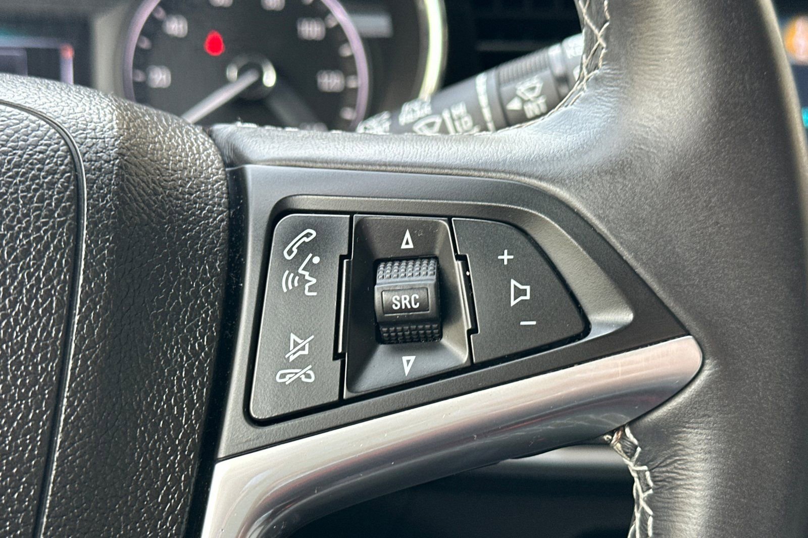 Certified 2018 Buick Encore Preferred image 31