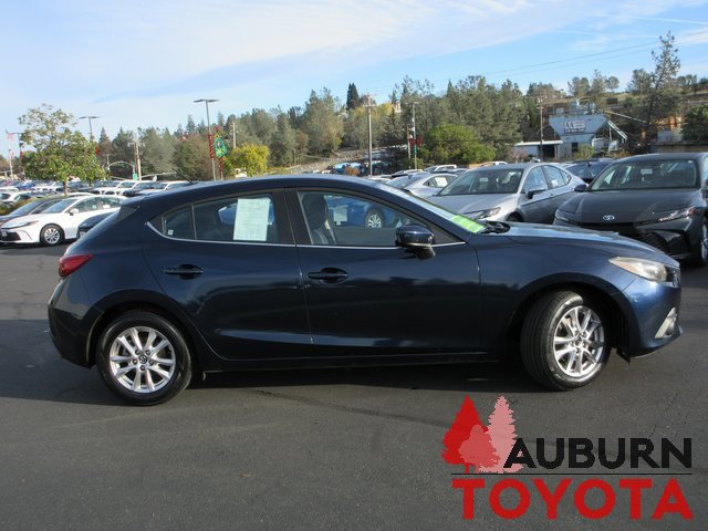Used 2015 MAZDA MAZDA3 i Touring image 3