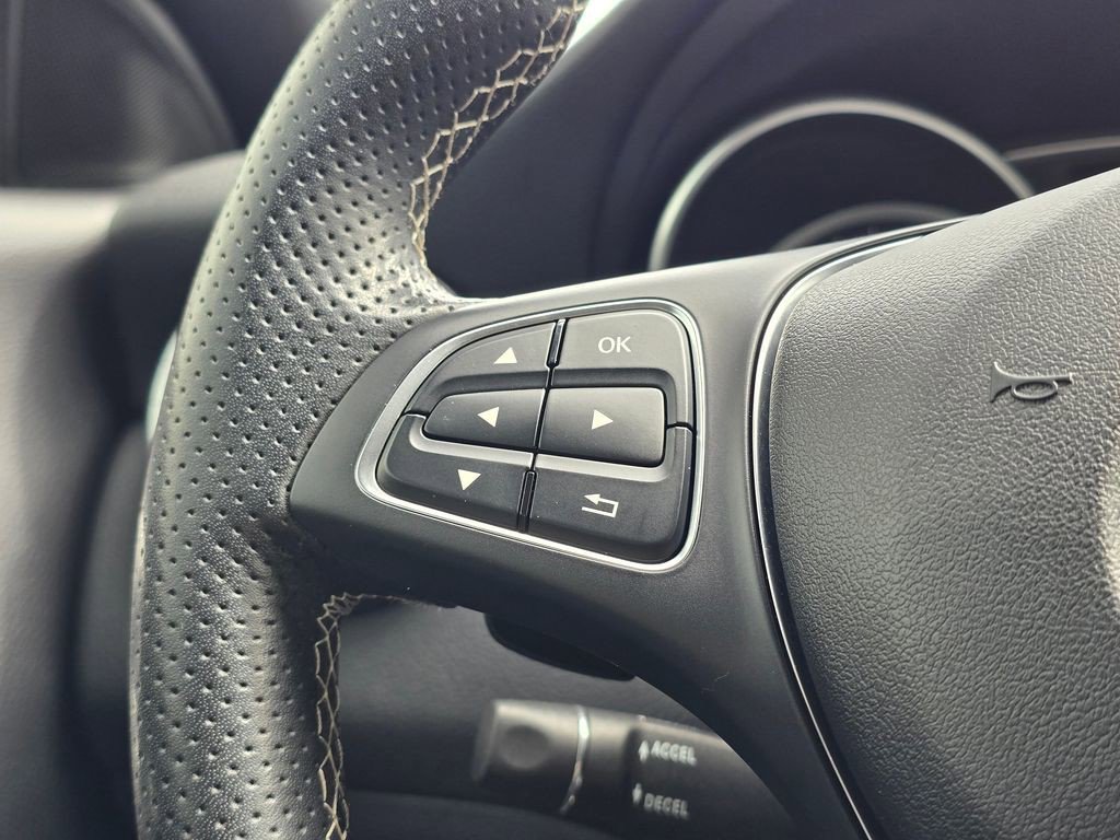 Used 2018 Mercedes-Benz CLA 250 4MATIC image 33