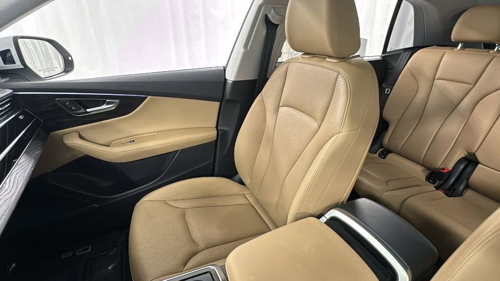 Used 2023 Audi Q8 Prestige image 13