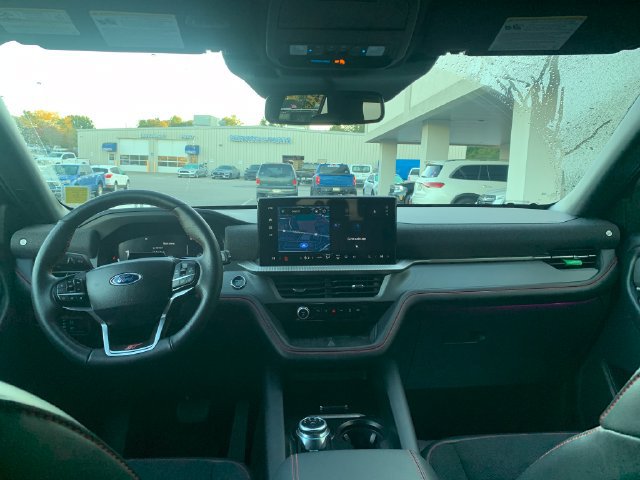 Certified 2025 Ford Explorer ST AWD/4WD image 11