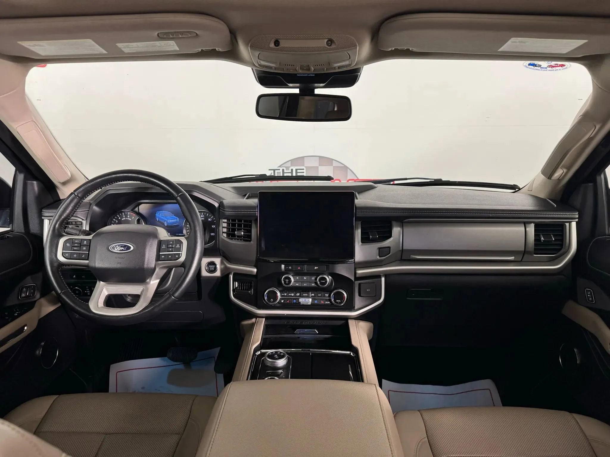 Used 2023 Ford Expedition XLT image 11