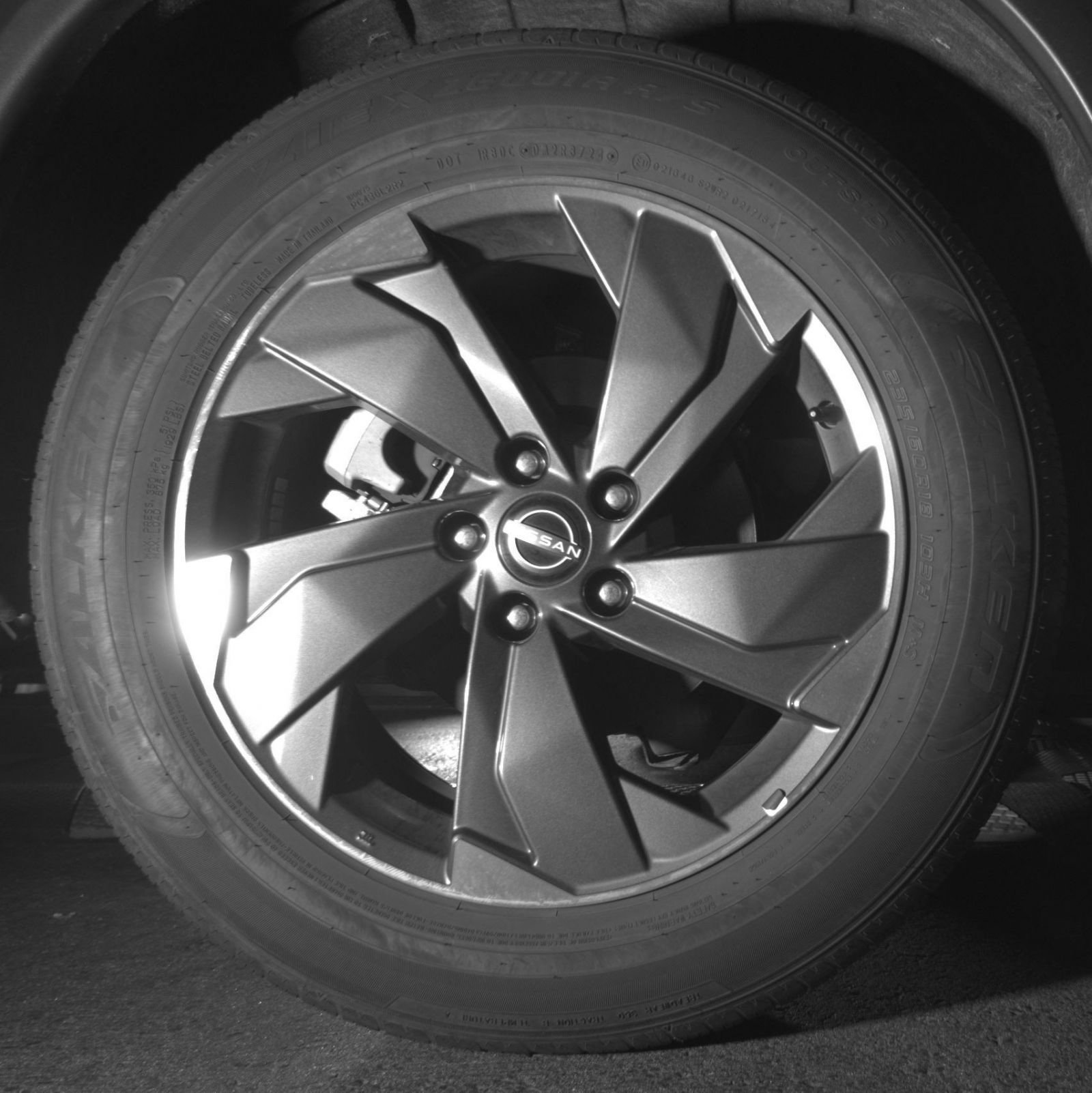 Used 2025 Nissan Rogue SV FWD image 18