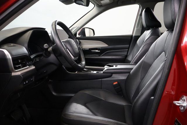 Used 2024 Toyota Grand Highlander Limited image 11