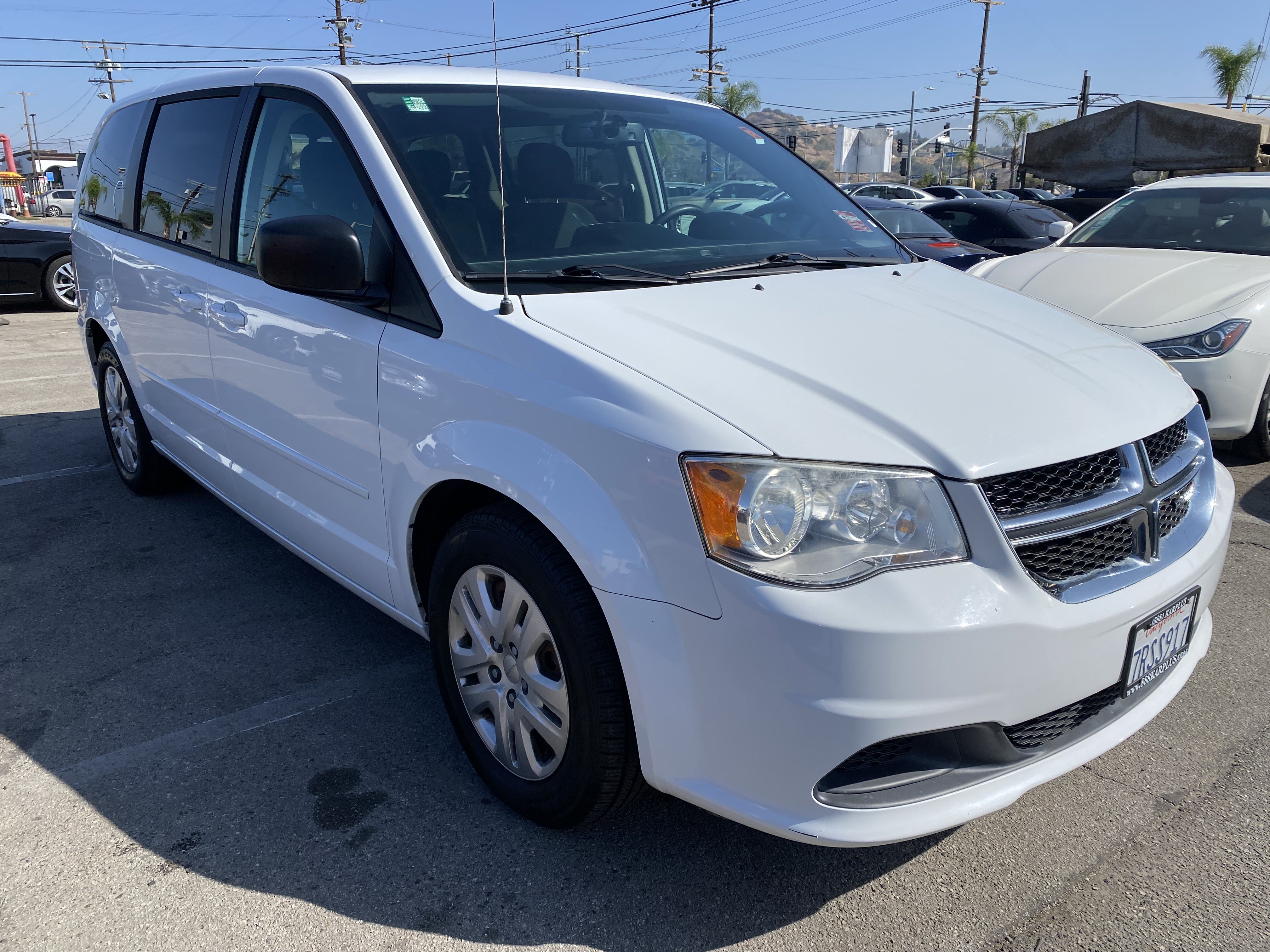 Used 2016 Dodge Grand Caravan SE w/ Quick Order Package 29E SE FWD image 7