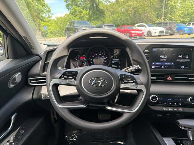Used 2023 Hyundai Elantra SEL FWD image 16