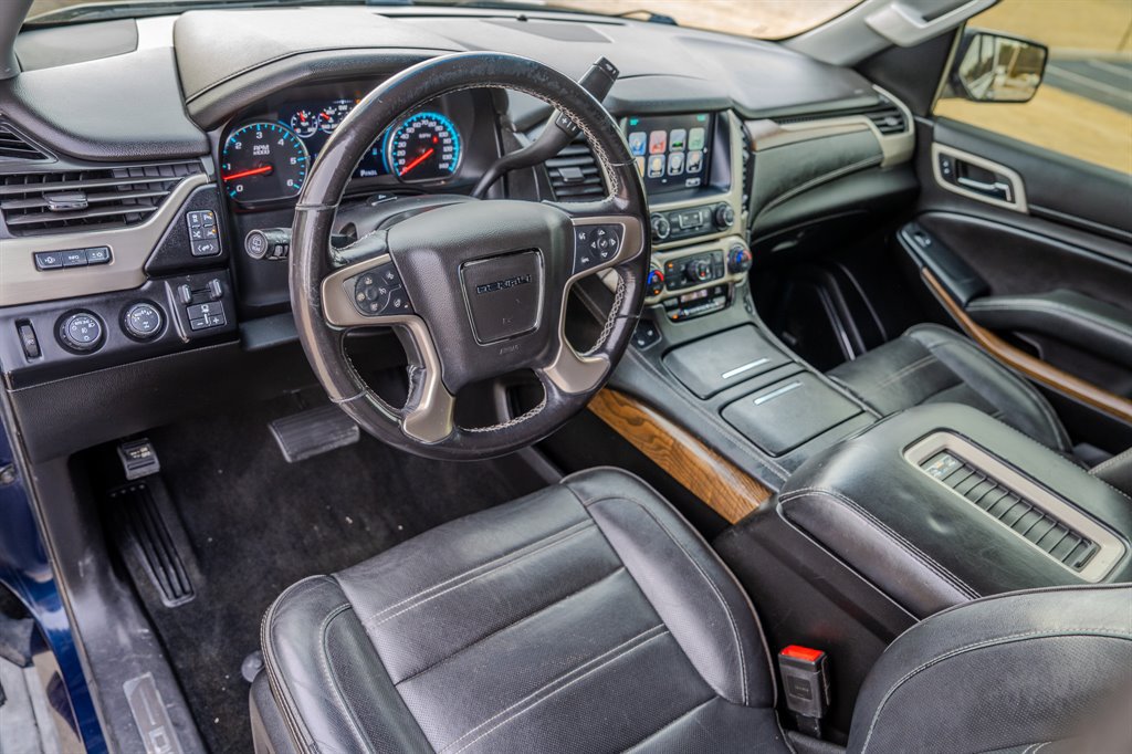 Used 2018 GMC Yukon Denali w/ Denali Ultimate Package AWD/4WD image 13