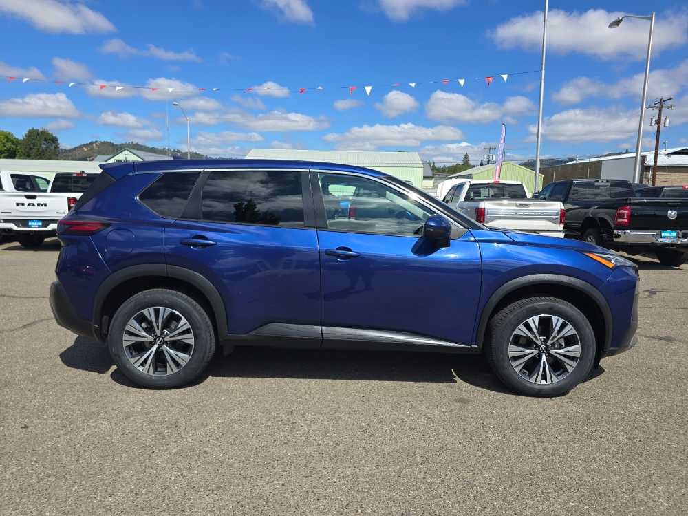 Used 2022 Nissan Rogue SV FWD image 6