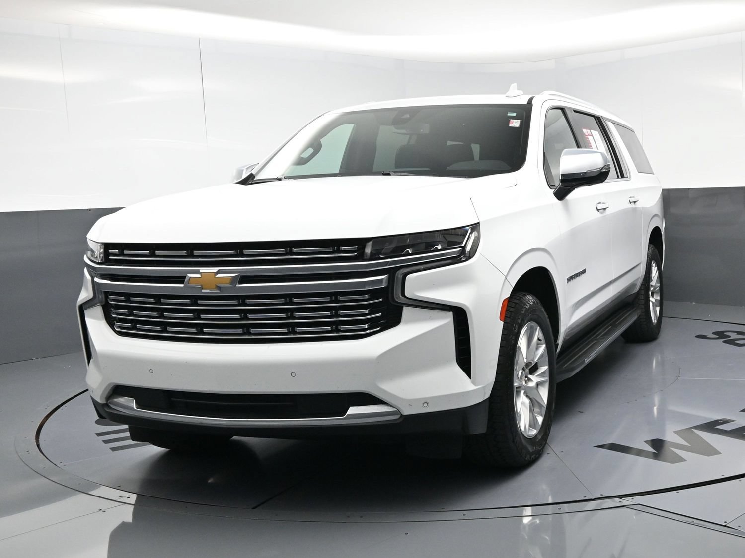 Used 2022 Chevrolet Suburban Premier RWD image 11