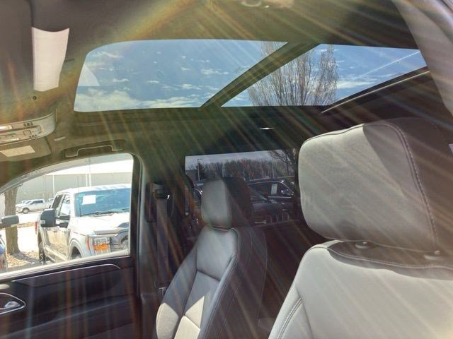 Used 2023 Chevrolet Suburban Z71 AWD/4WD image 14