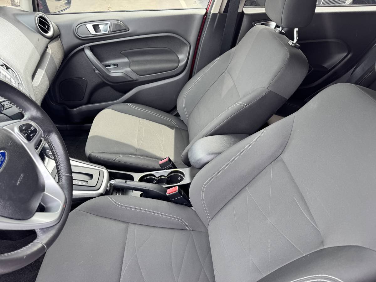 Used 2016 Ford Fiesta SE FWD image 35