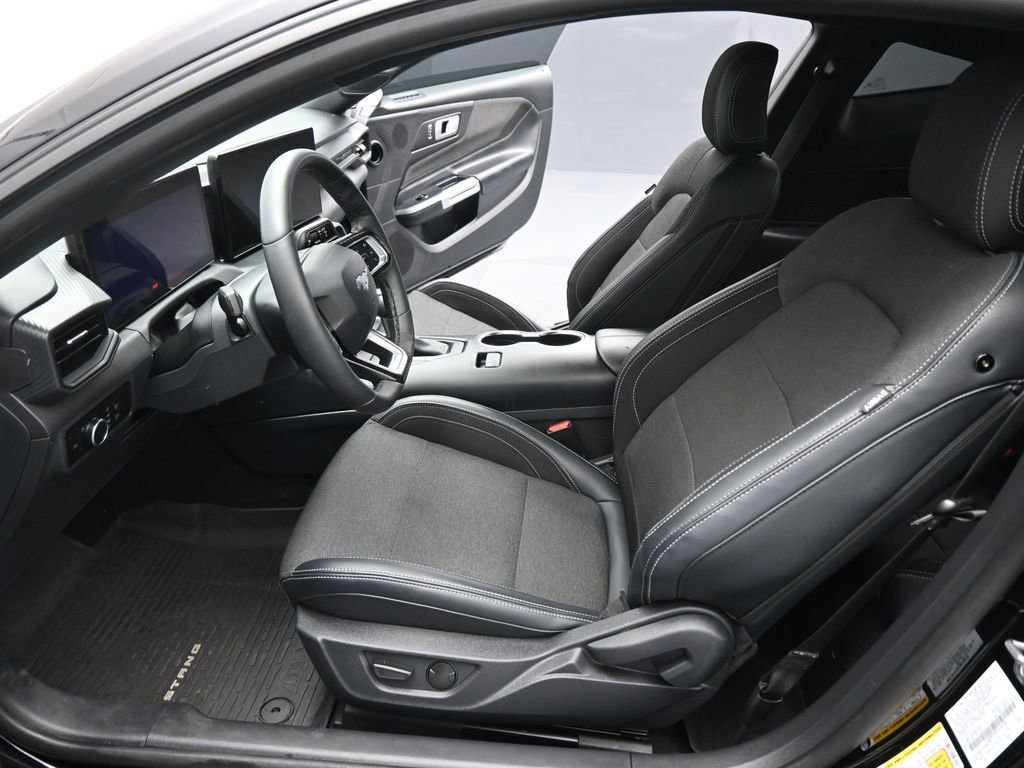 Certified 2024 Ford Mustang Coupe image 9
