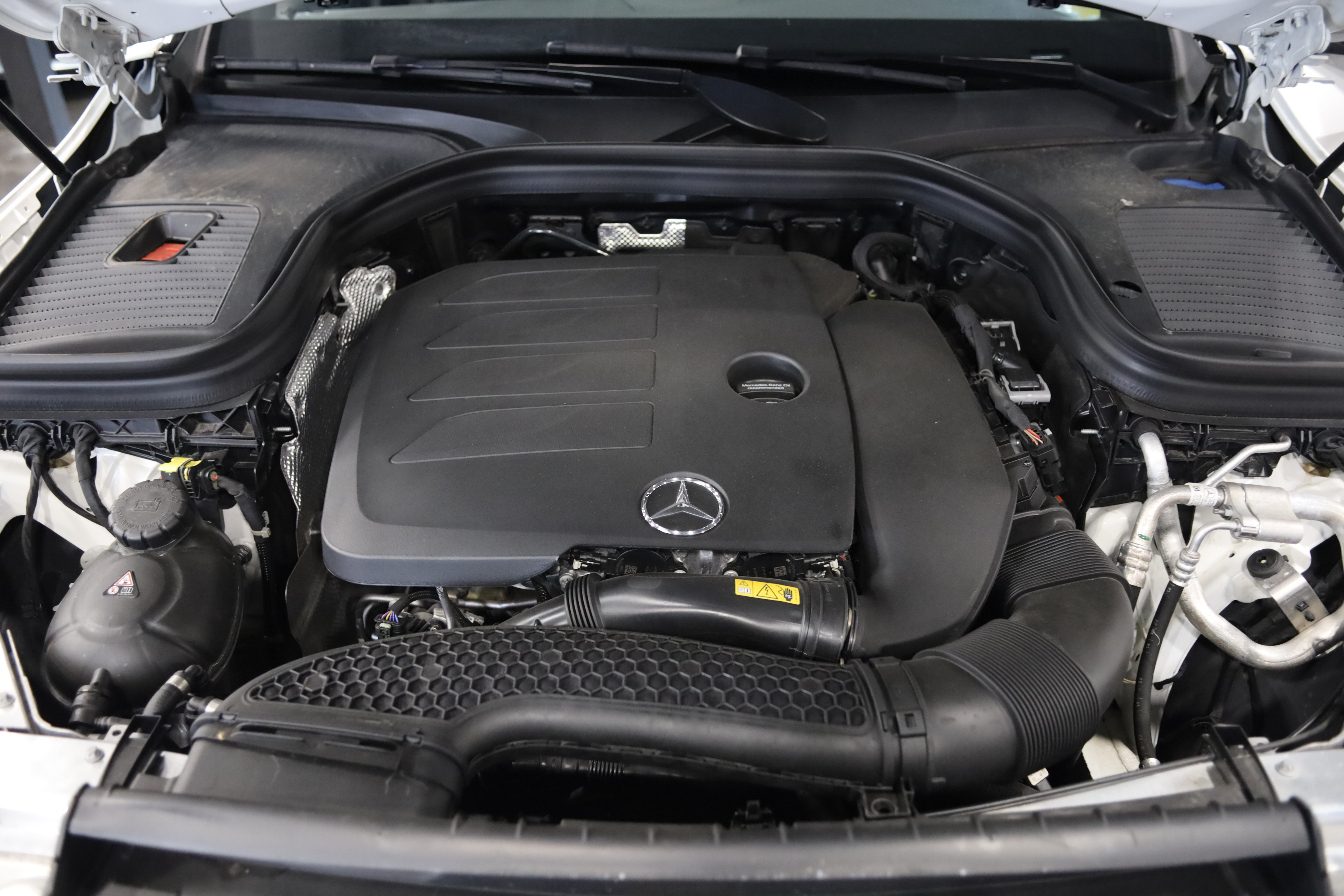 Used 2023 Mercedes-Benz GLC 300 4MATIC Coupe image 38
