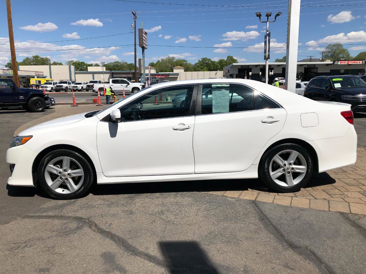 Used 2012 Toyota Camry SE FWD image 5