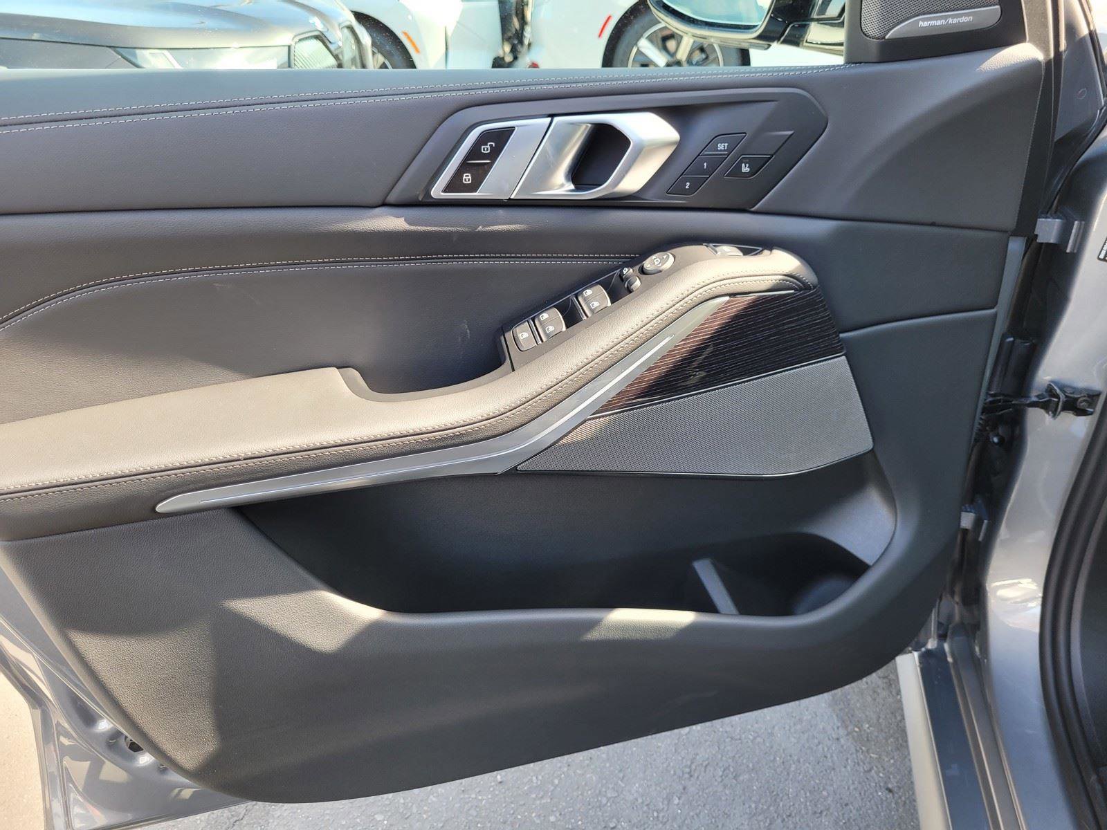 New 2026 BMW X5 xDrive40i w/ M Sport Package AWD/4WD image 17