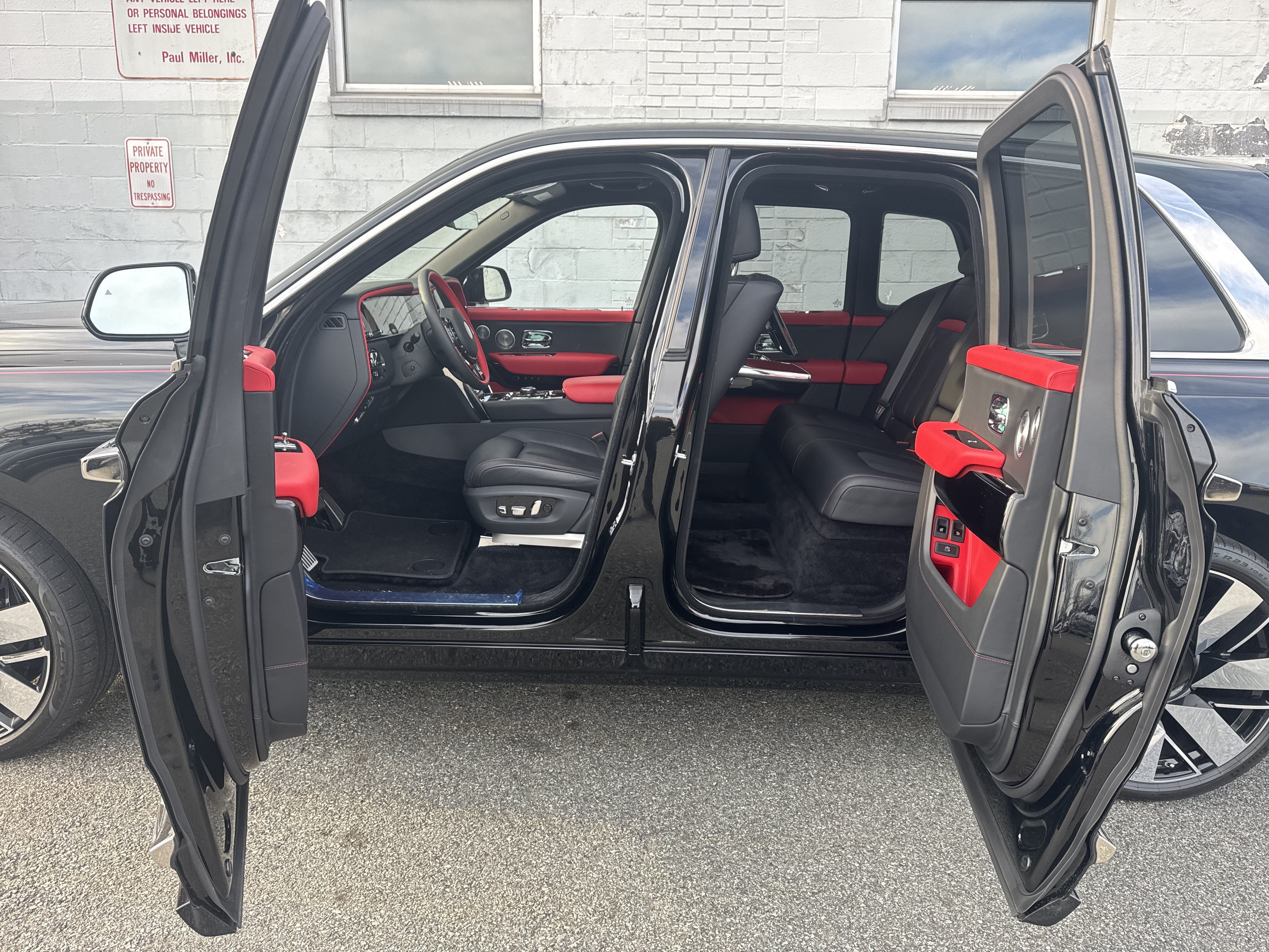 Certified 2025 Rolls-Royce Cullinan AWD/4WD image 50