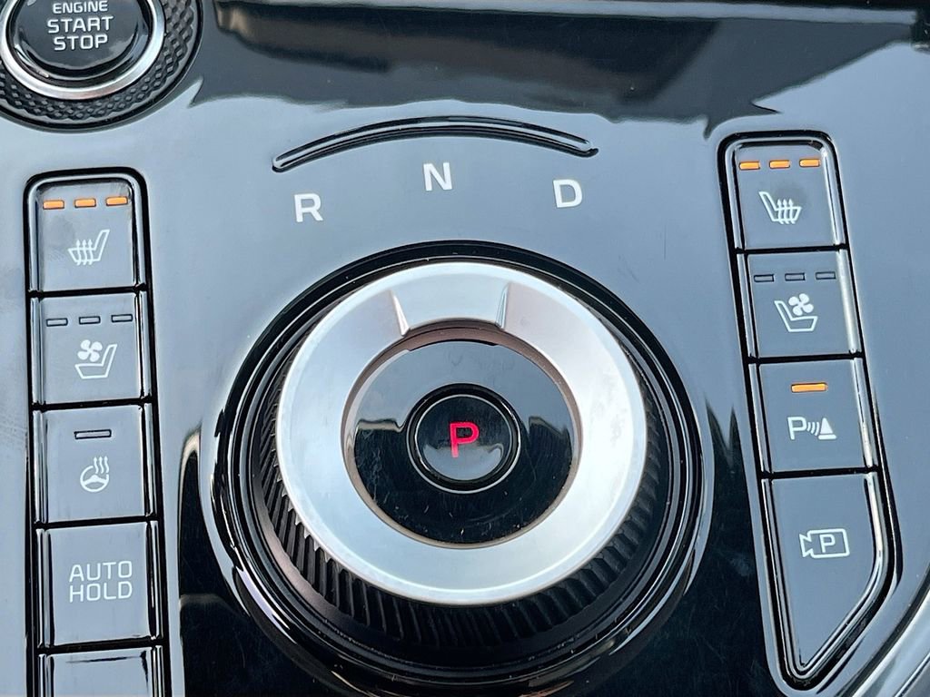 Used 2024 Kia Niro SX Touring image 21