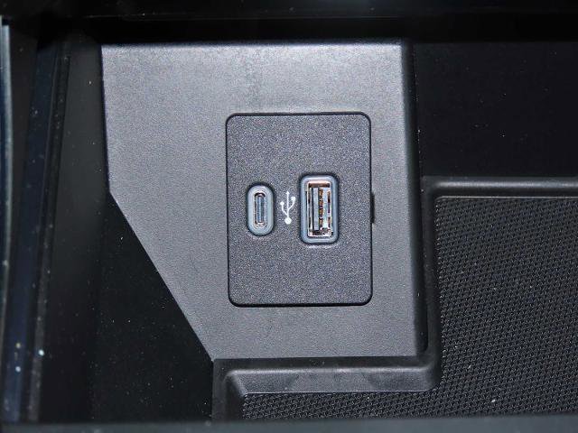 Certified 2021 Ford F150 Lariat w/ Equipment Group 502A High image 33