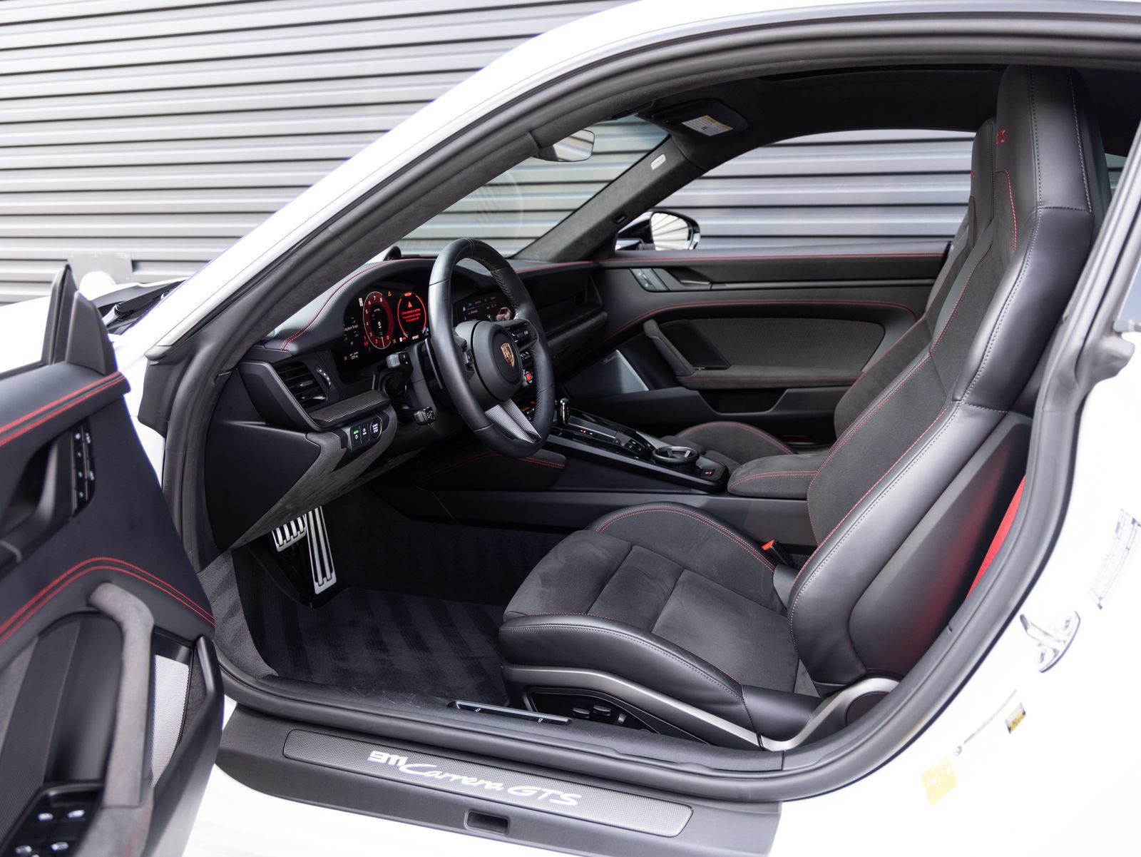 Certified 2025 Porsche 911 Carrera GTS RWD image 24