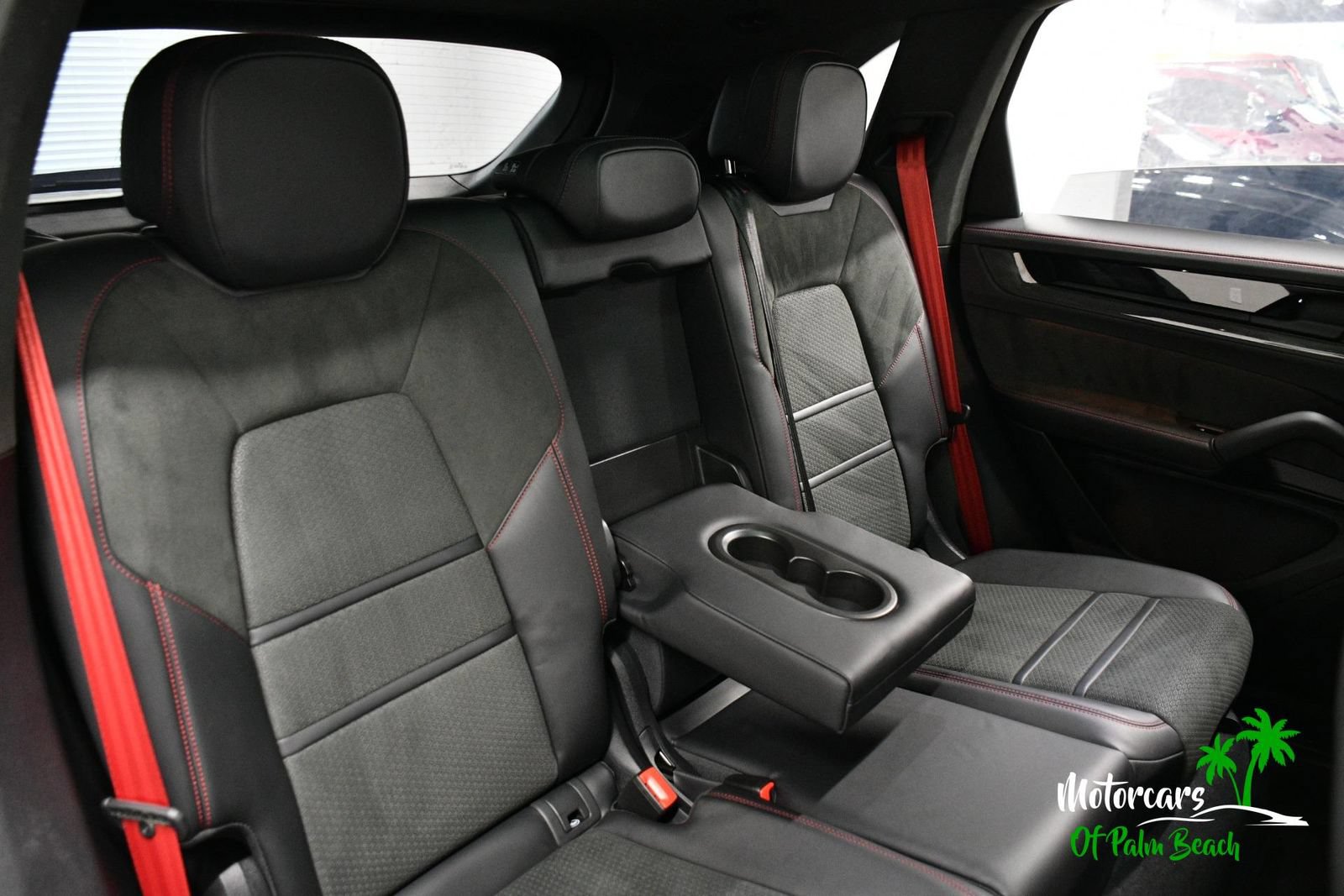 Used 2025 Porsche Cayenne GTS AWD/4WD image 64
