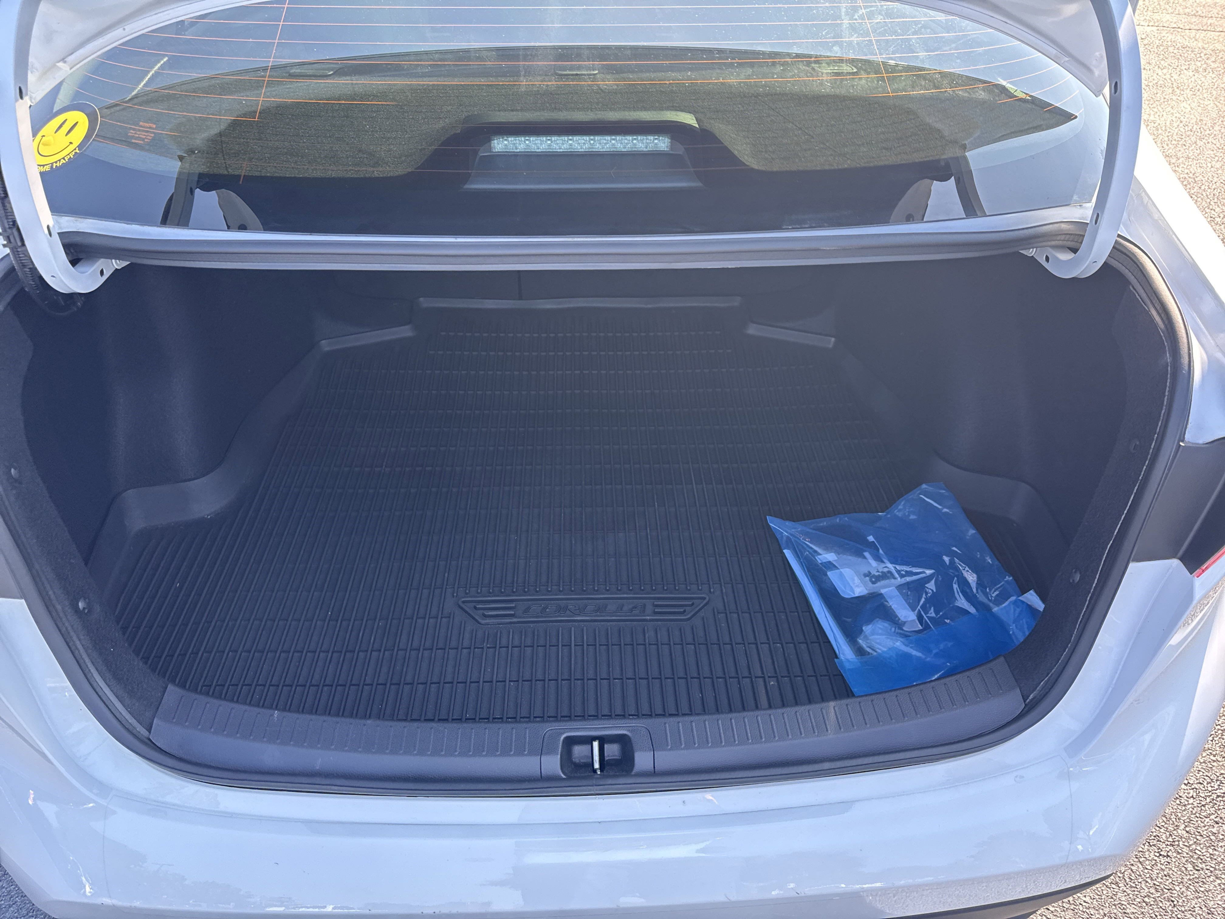 Used 2025 Toyota Corolla LE FWD image 35