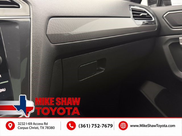 Used 2023 Volkswagen Tiguan SE R-Line FWD image 21