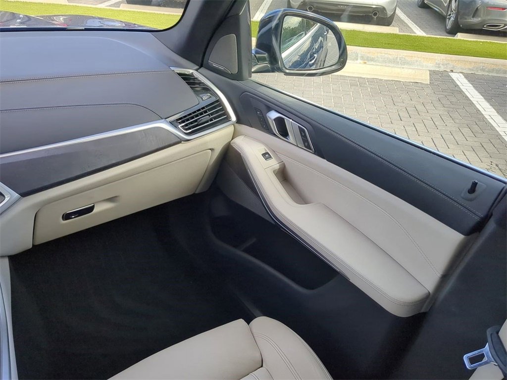 Used 2020 BMW X5 xDrive40i w/ Premium Package image 18