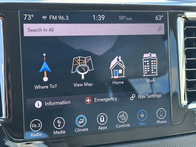 Used 2018 Chrysler Pacifica Touring-L Plus image 29