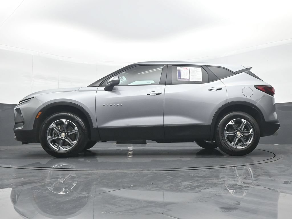 Used 2025 Chevrolet Blazer LT FWD image 27