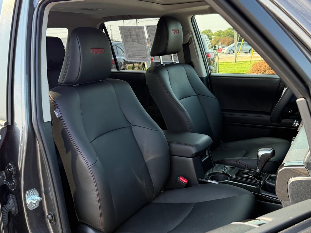 Used 2020 Toyota 4Runner TRD Off-Road Premium w/ Moonroof Package AWD/4WD image 20
