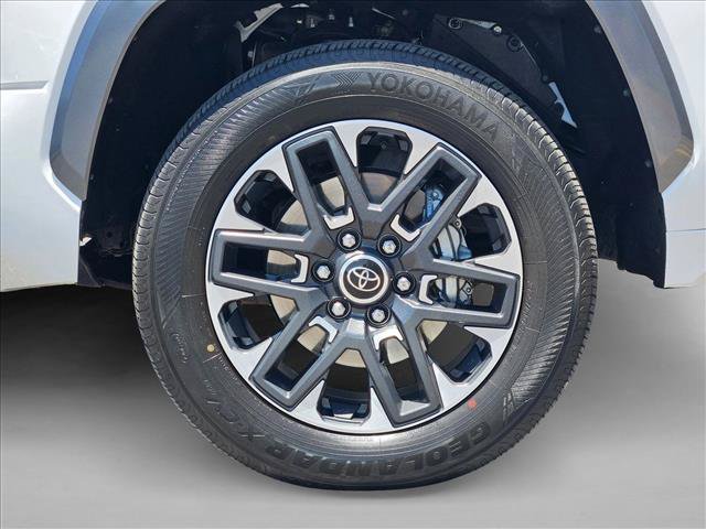 Used 2024 Toyota Tundra Limited AWD/4WD image 28