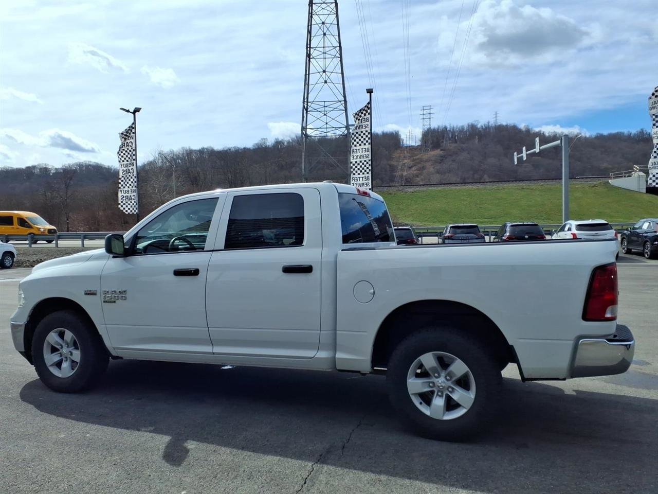 Used 2022 RAM 1500 Classic SLT w/ Protection Group AWD/4WD image 3