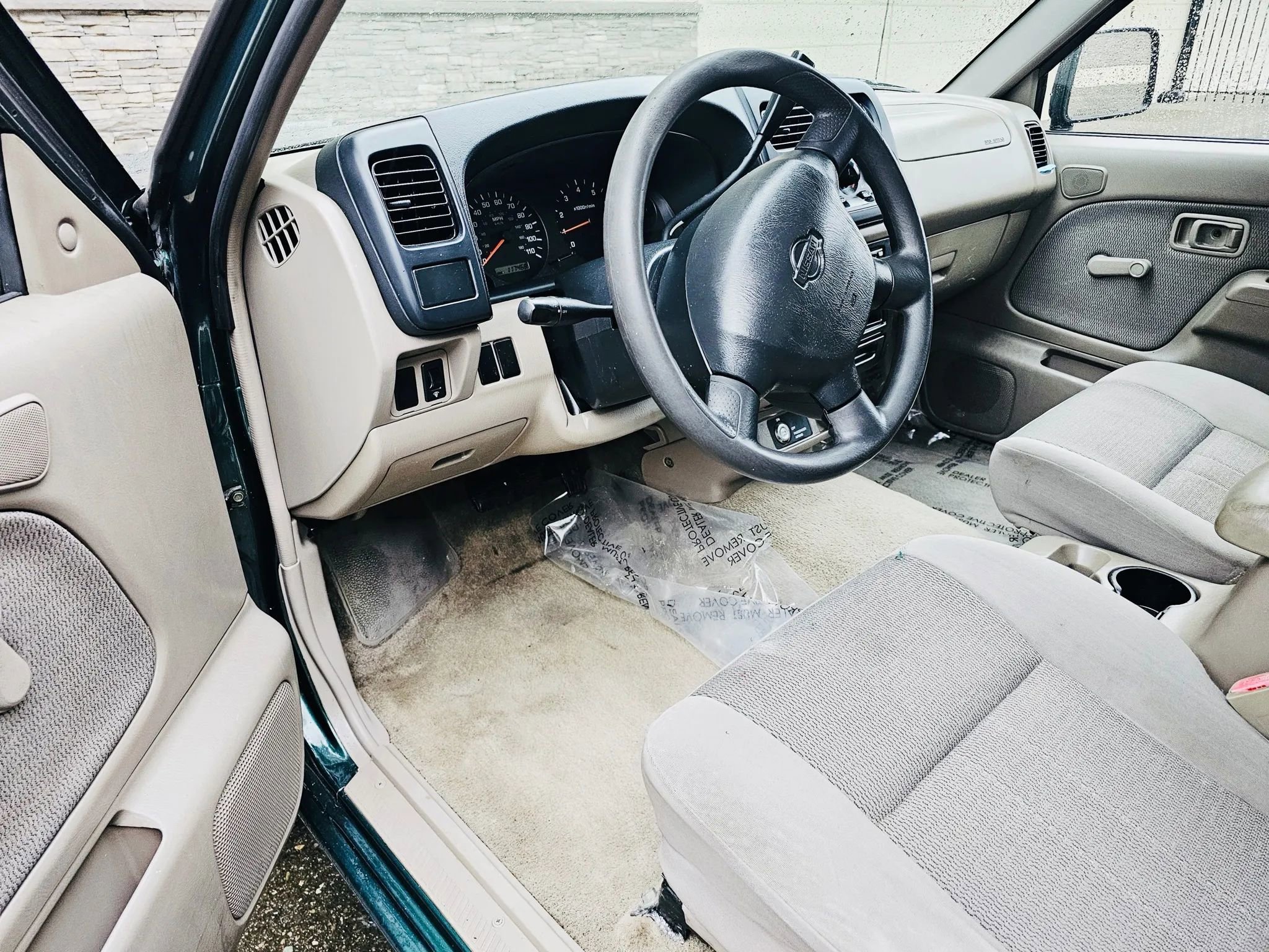 Used 2001 Nissan Frontier XE image 9